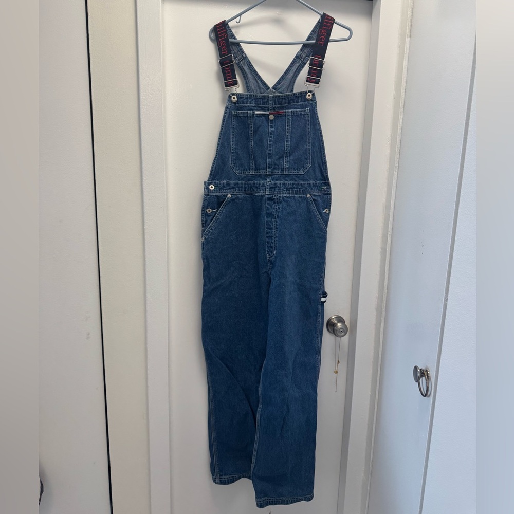 Tommy Hilfiger 90s overalls-
Size Large